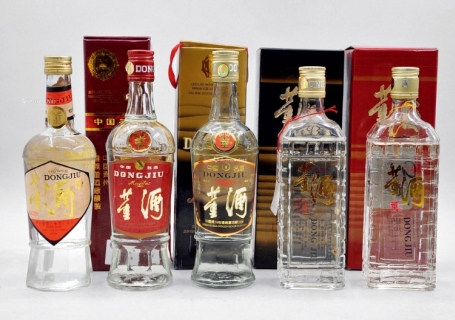 洛阳回收红董褐董白董3款90年代的老董酒分别多少钱一瓶，各自介绍与特点分析