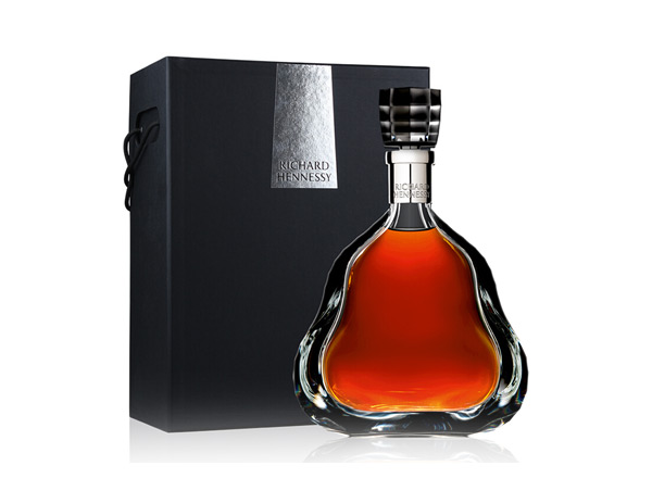 洛阳收购轩尼诗李察XO回收Hennessy洋酒干邑白兰地700ml