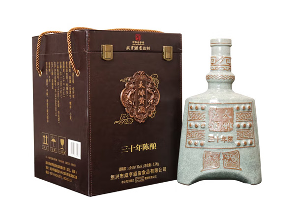 洛阳咸亨酒店太雕黄酒回收太雕三十年陈酿绍兴黄酒1.5kg礼盒装