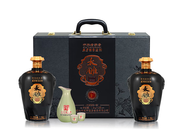 洛阳咸亨酒店太雕黄酒回收太雕2007原酿礼盒1.5kg*2糯米酒半甜绍兴黄酒